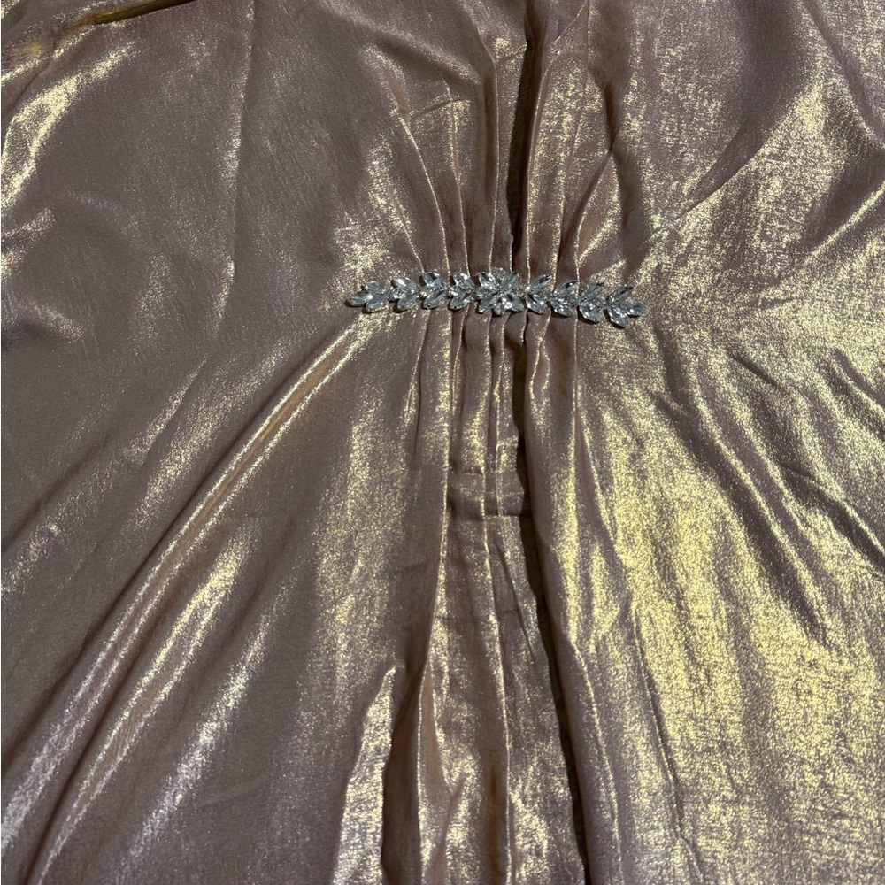 Elegant Gold Evening Kaftan with Silver Embellishment